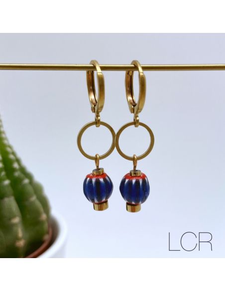 Boucles d'oreille laiton perles africaines bleues