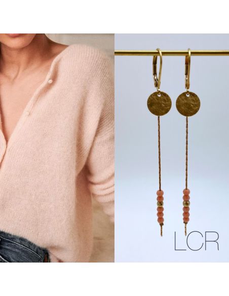 Boucles en laiton fine chaîne pastille martelée, perles vieux rose