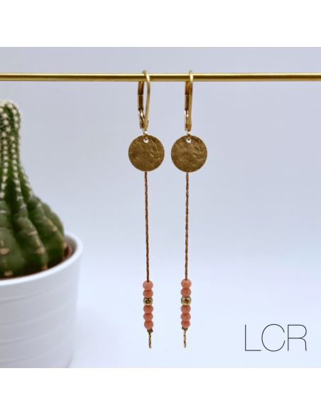 Boucles en laiton fine chaîne pastille martelée, perles vieux rose