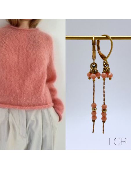 Boucles d'oreille en laiton fine chaîne trio de perles rose orangé