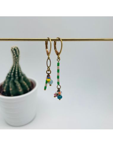Boucles laiton asymétrie vert et rose