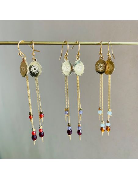 Boucles d'oreille plaqué or, piécette ovale, duo de chaines, perles oranges bleues