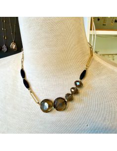 Ras du cou chaine dorée, perles de cristal fumé, agates