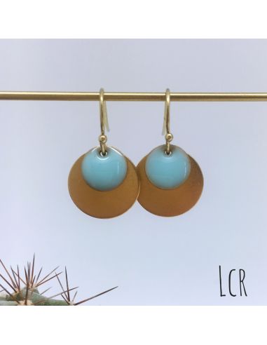 Boucles d'oreille pastille laiton et émail bleu ciel